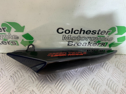 TRIUMPH SPEED TRIPLE R 1050 LEFT SEAT PANEL  2009 (CMB1183)