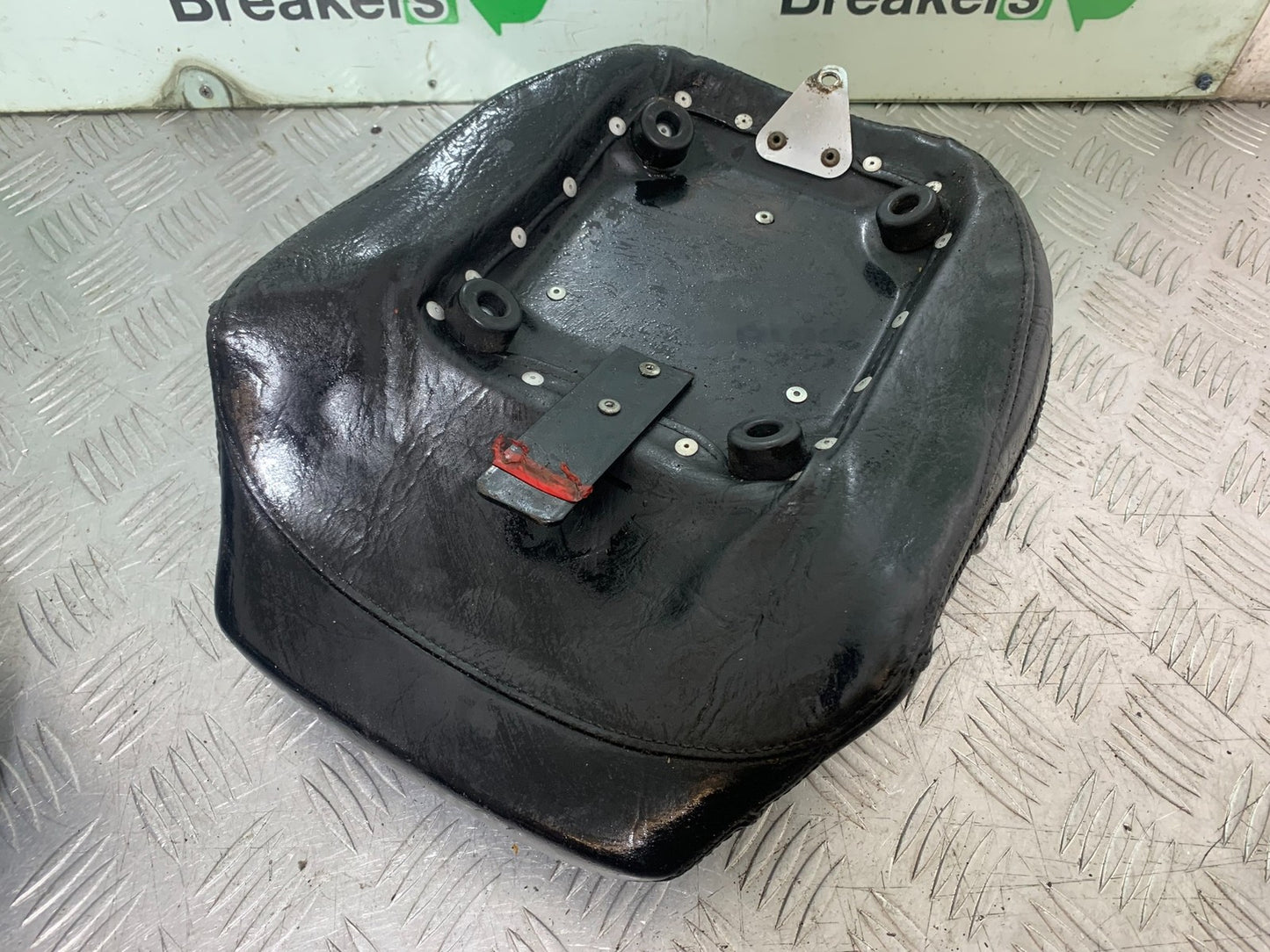 HONDA VT750 SHADOW REAR SEAT  YEAR 2003-2004 (CMB1265)