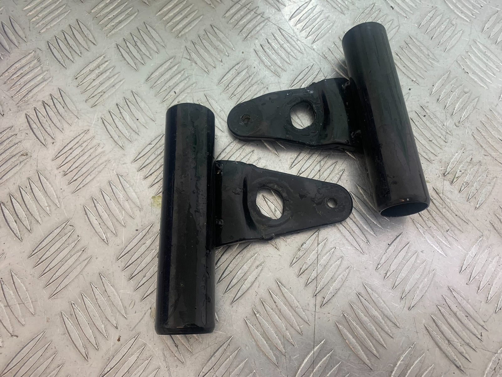 KAWASAKI GT550 GT 550 HEADLIGHT BRACKETS YEAR 1984-87 (CMB1141)