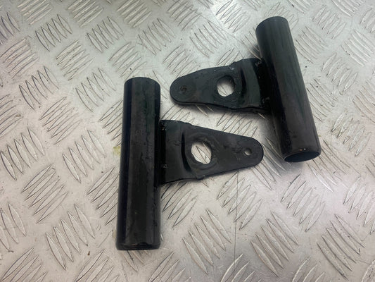 KAWASAKI GT550 GT 550 HEADLIGHT BRACKETS YEAR 1984-87 (CMB1141)