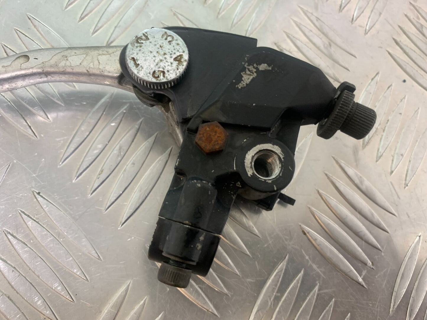KAWASAKI ZR 750 ZEPHYR CLUTCH LEVER AND BRACKET YEAR 1991-95 (CMB1008)