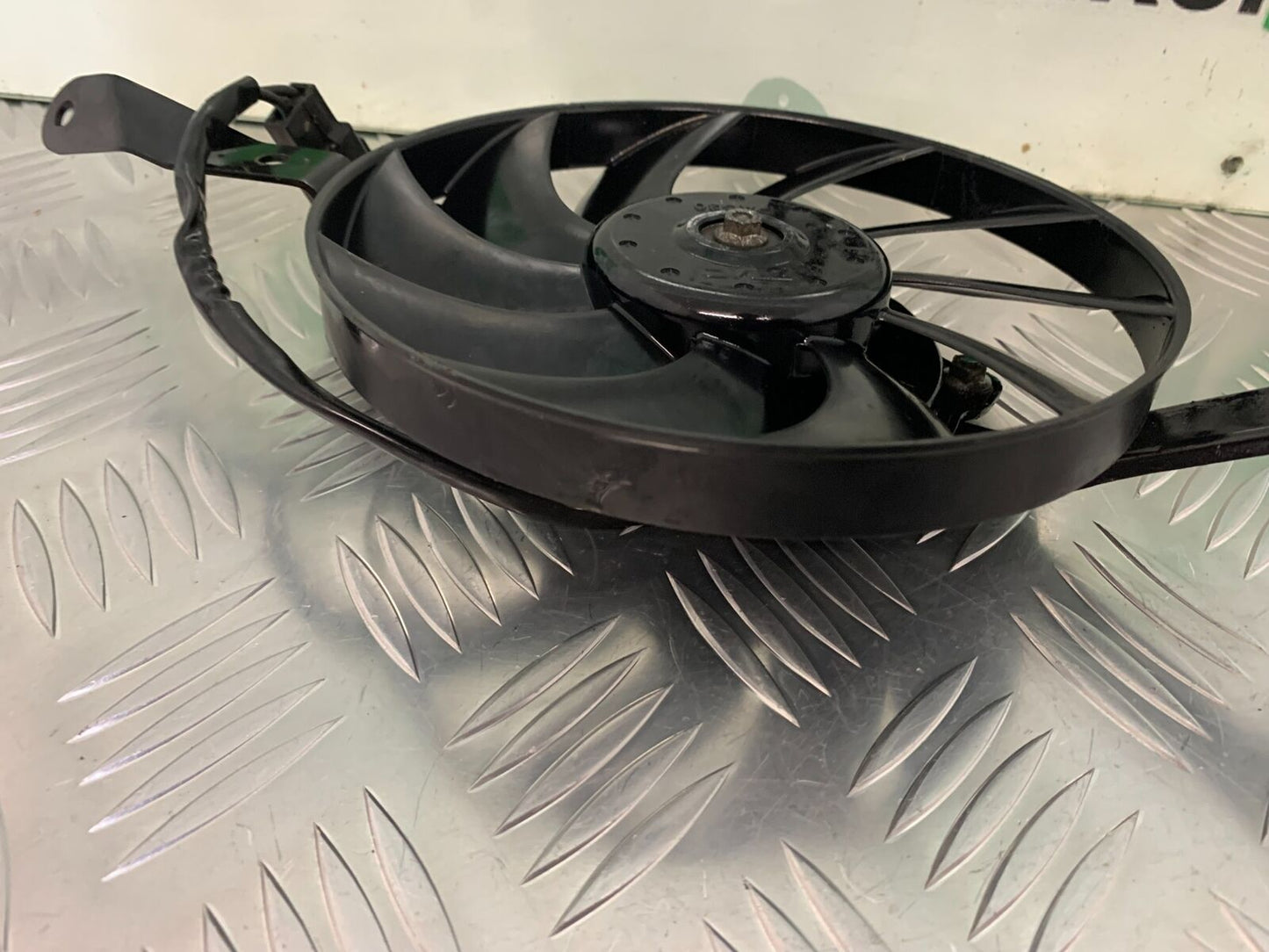 TRIUMPH SPEED TRIPLE R 1050 RADIATOR FAN YEAR 2014 (STOCK 934)