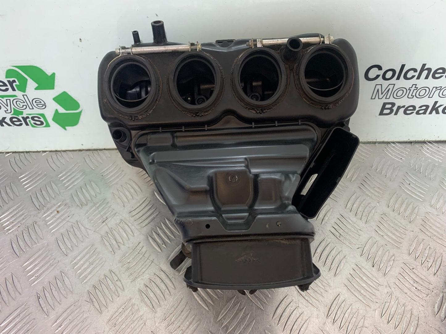 KAWASAKI ZX10R ZX 10R AIRBOX   YEAR 2011-2015 (CMB1154)