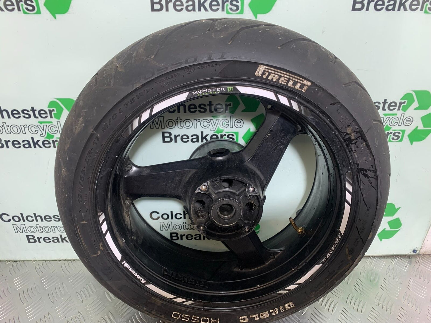 KAWASAKI ZX12R ZX12 REAR WHEEL  YEAR 2000-01 (CMB1038)
