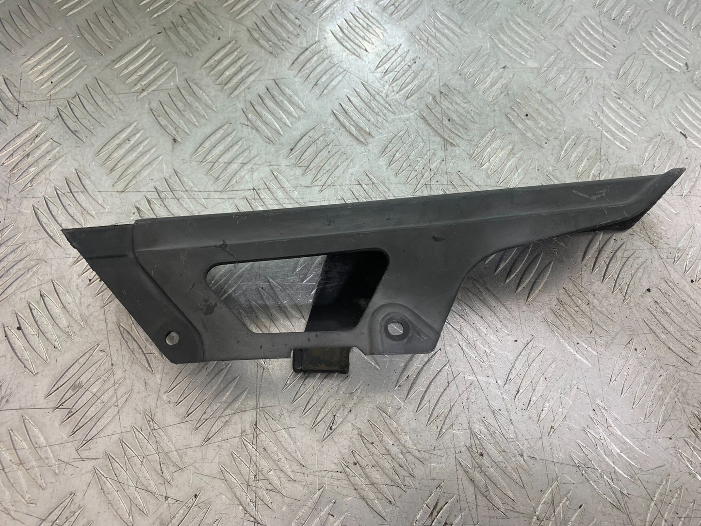 KAWASAKI Z750 Z 750 CHAIN GUARD   YEAR 2004-2006  (CMB1234)