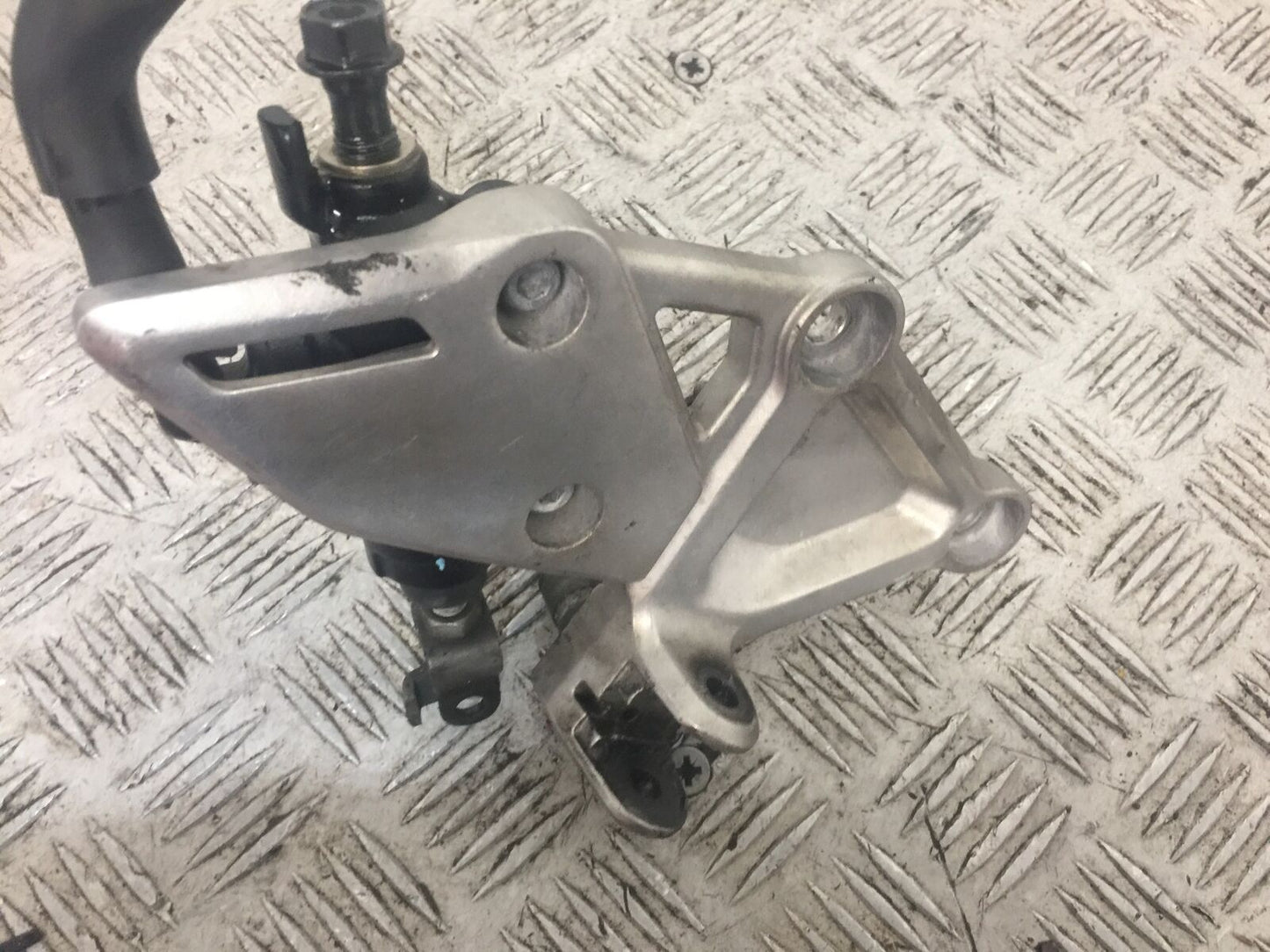 HONDA CB650 R CB 650 R FRONT RIGHT HANGER  YEAR 2019-2021 (STOCK 776)