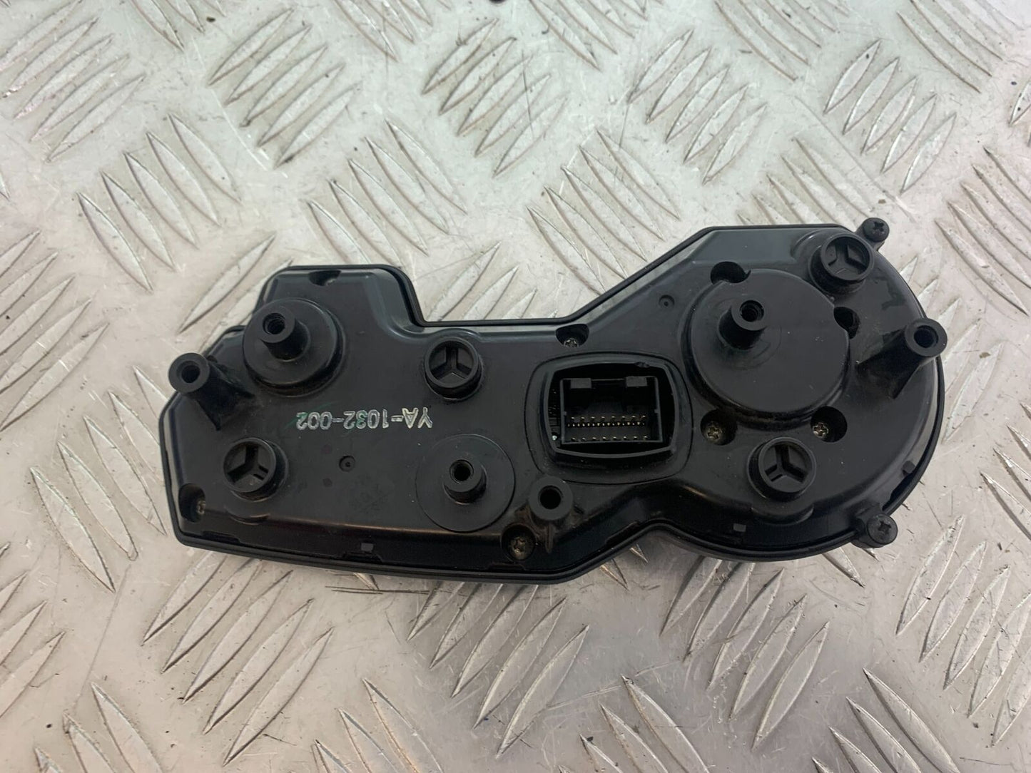 YAMAHA XJ6 XJ6-S CLOCKS SPEEDO DASH YEAR 2009-2015  (CMB1070)
