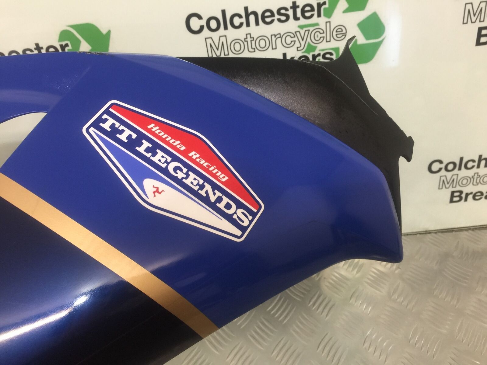 HONDA CBR1000 rr FIREBLADE RIGHT FAIRIG PANEL   2008-2011 (STOCK 930)