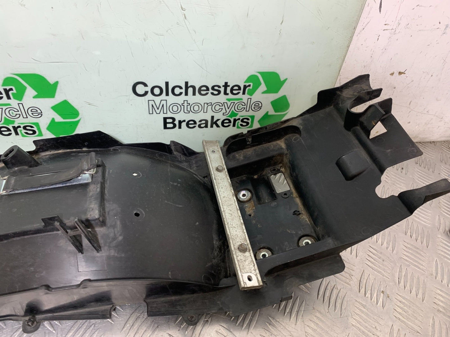 KAWASAKI GTR1400 GTR 1400 UNDRETRAY  YEAR 2007-2009 (CMB1306)