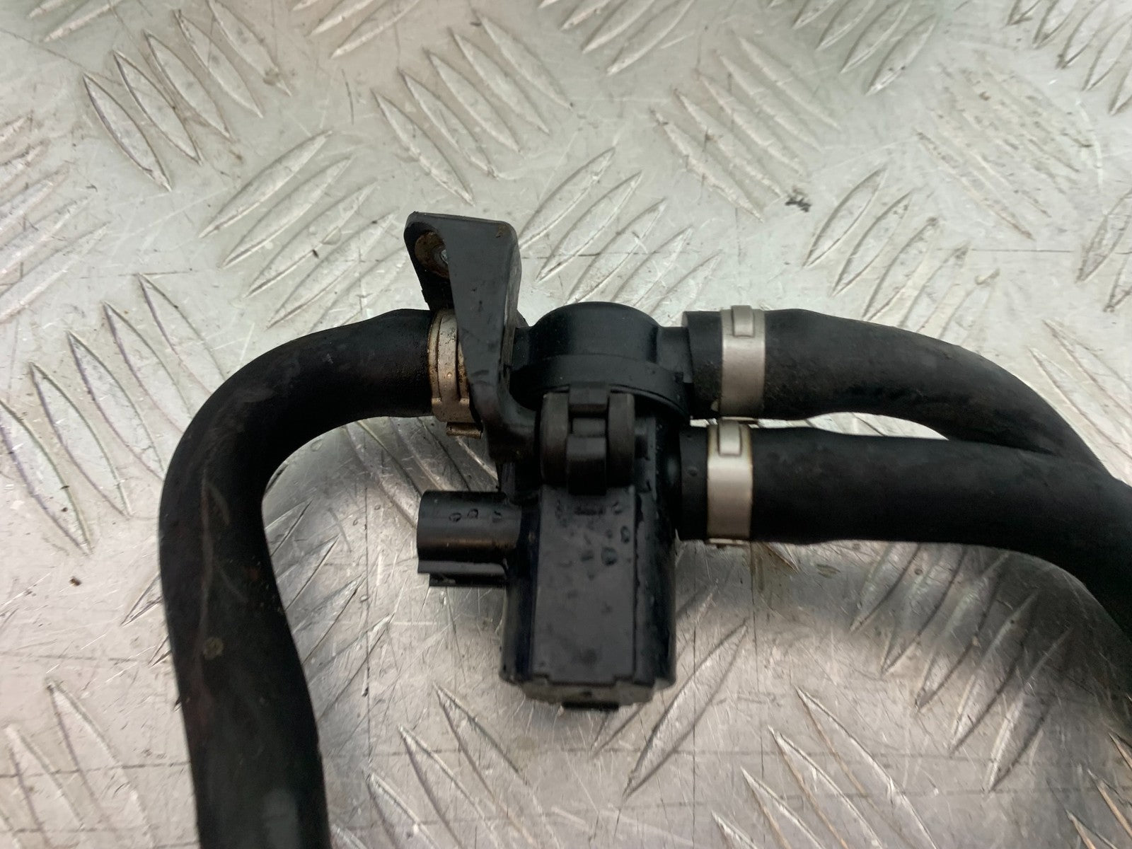 APRILIA TUONO 1000 V4 AIR VALVE  YEAR 2013-2014 (CMB1239)