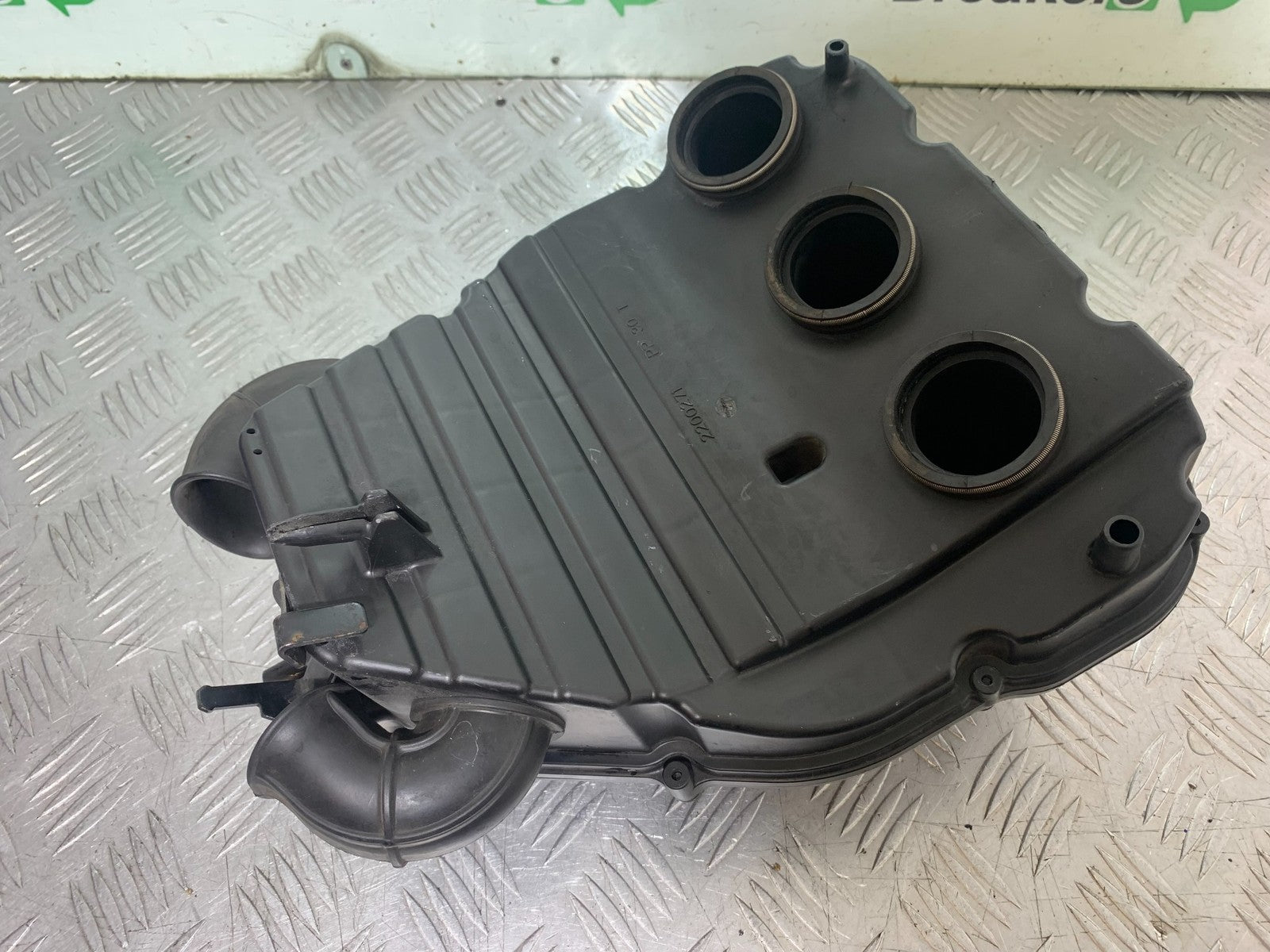 TRIUMPH 1050 SPEED TRIPLE AIRBOX YEAR 2005-2007 (CMB1322)