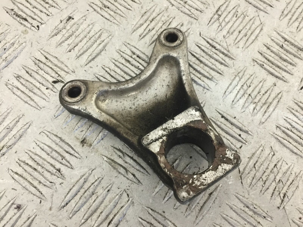 SUZUKI GSXR1000 K1 K2 REAR CALIPER BRACKET  YEAR 2001 (STOCK 753)