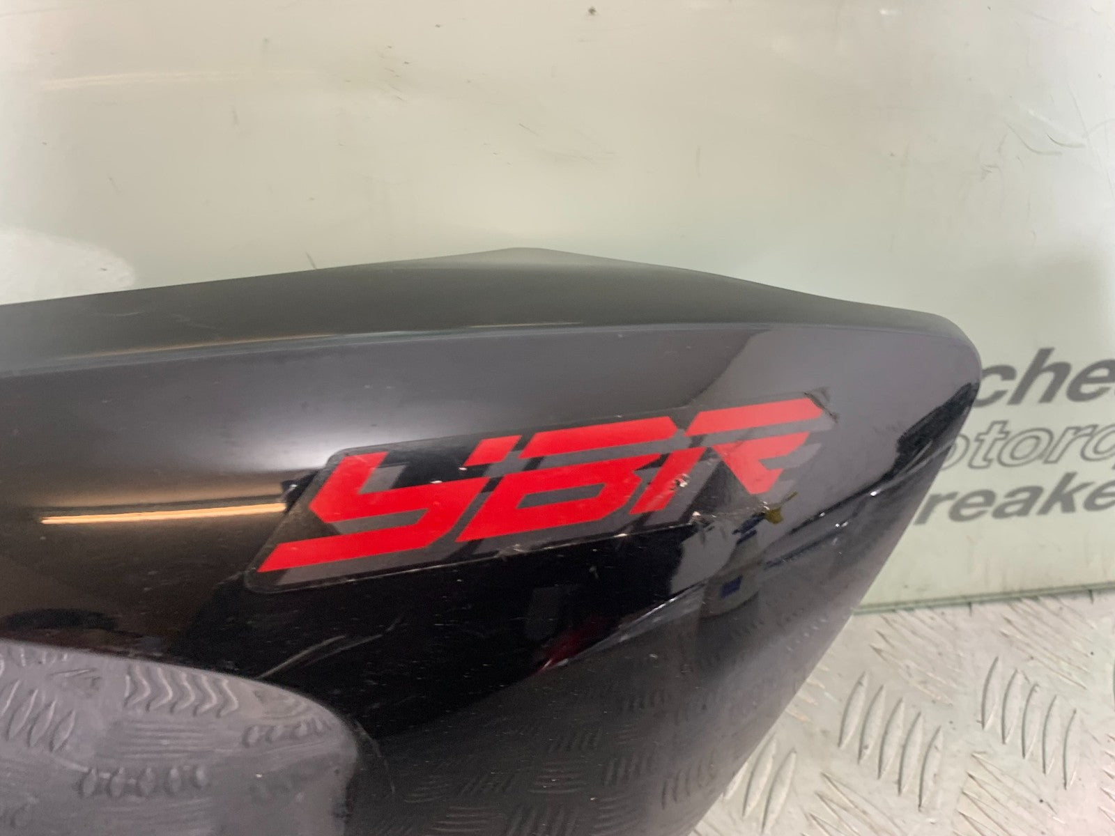 YAMAHA YBR125 YBR 125 RIGHT TANK PANEL  YEAR 2010-2017 (CMB1252)