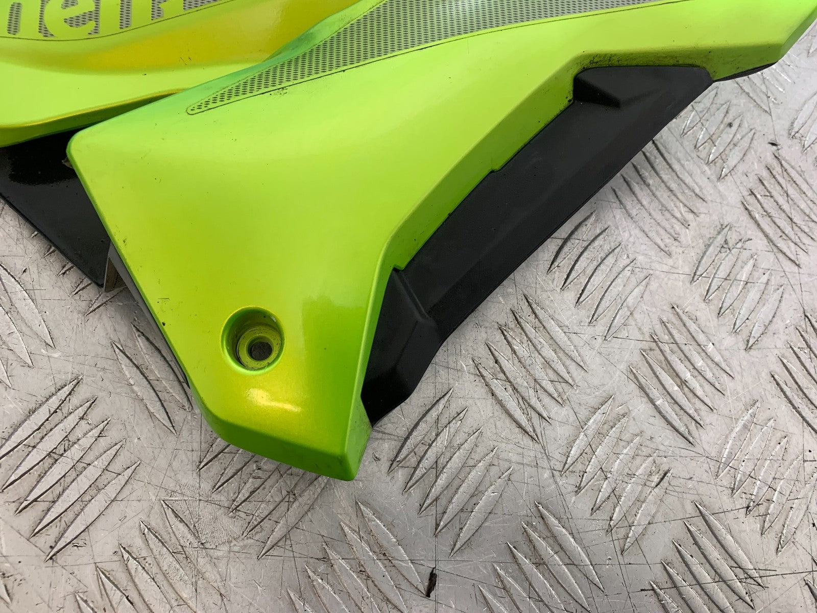 BENELLI BN125 BN 125 RIGHT SIDE FAIRING PANEL   YEAR 2018-2021 (CMB1245)