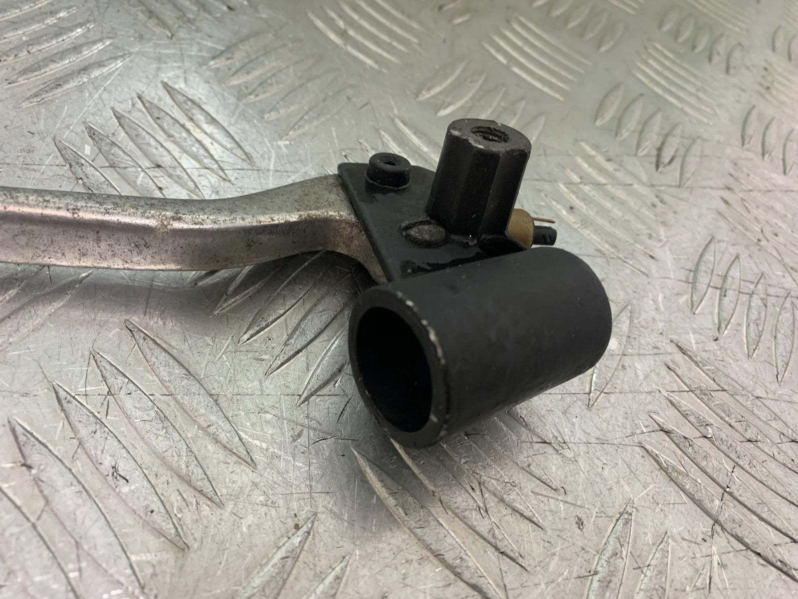 PIAGGIO VESPA LX50 LX S 50 REAR BRAKE LEVER & BRACKET  YEAR 2007-2016 (CMB1290)