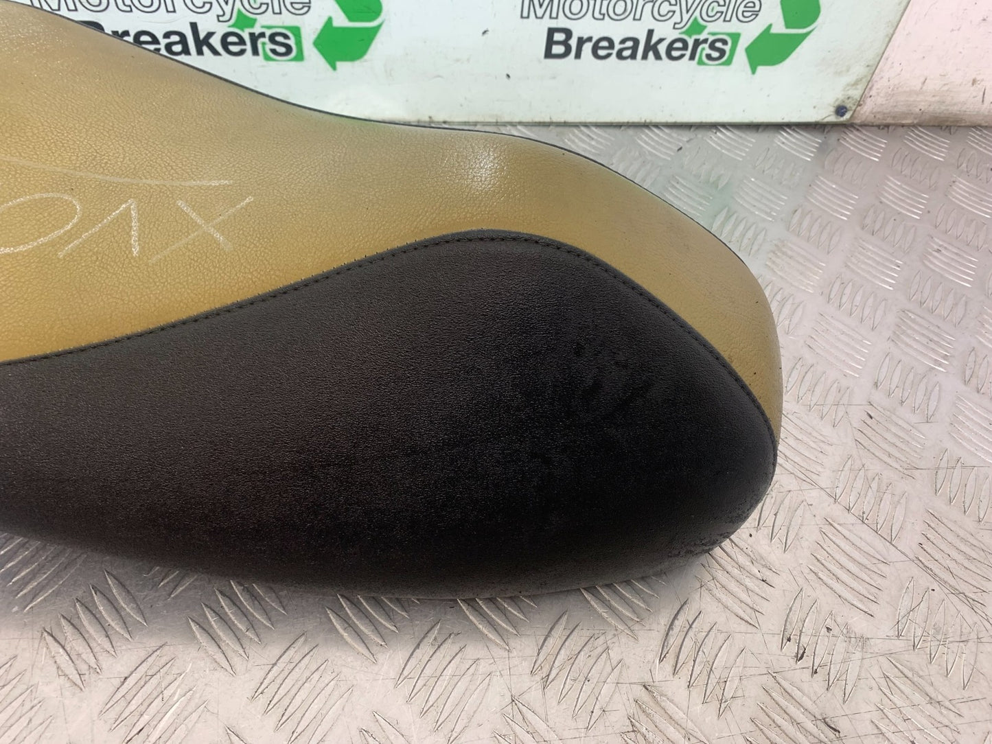 PIAGGIO VESPA GTS 125 SEAT YEAR 2009-14 (CMB1261)