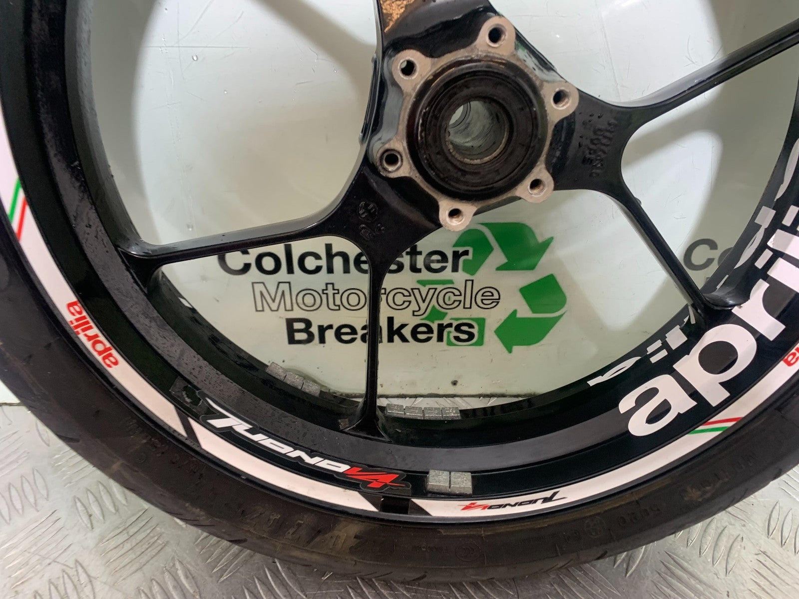 APRILIA TUONO 1000 V4 FRONT WHEEL  YEAR 2013-2014 (CMB1239)