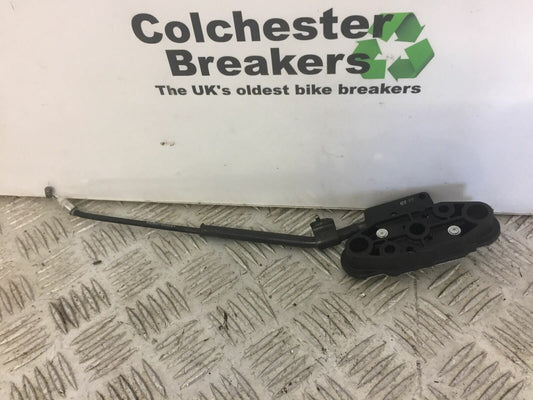 SUZUKI SV650 SV 650 REAR SEAT CATCH  YEAR 2010