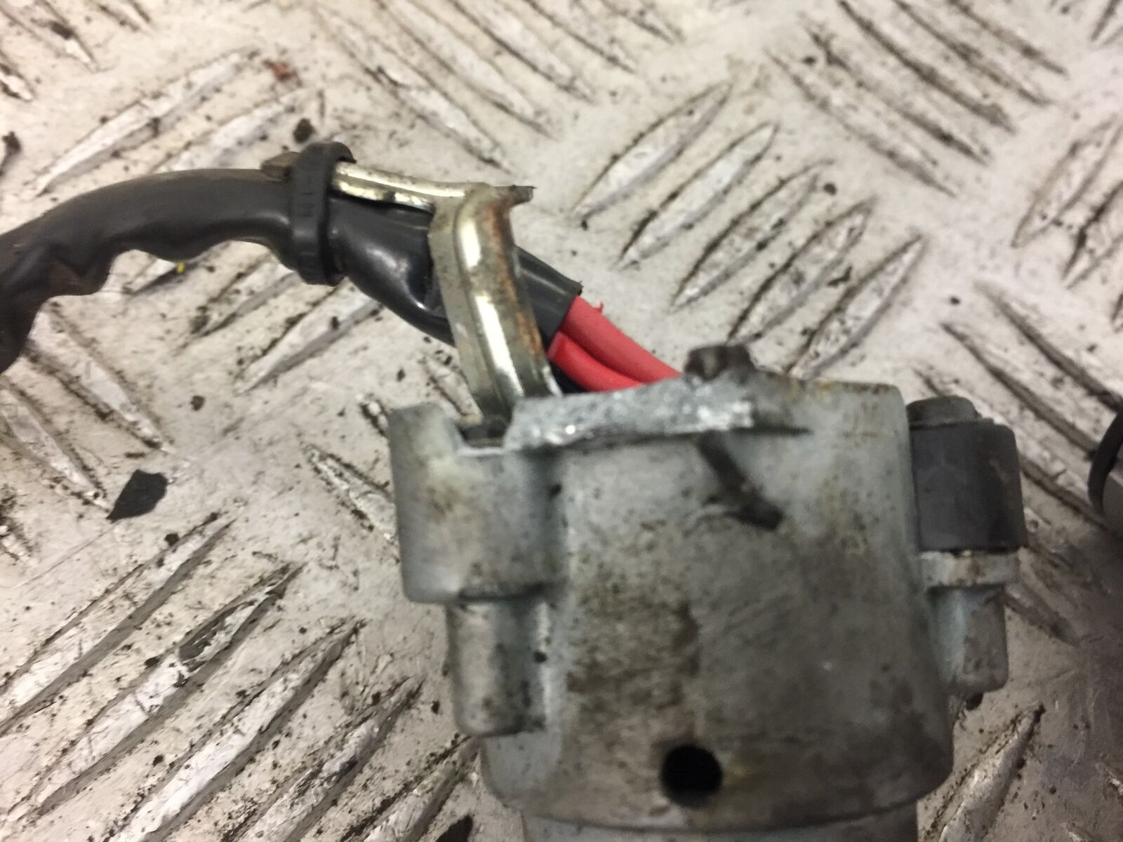 HONDA VT600 VT 600 SHADOW IGNITION PETROL CAP KEY    YEAR 1996 (STOCK 389)