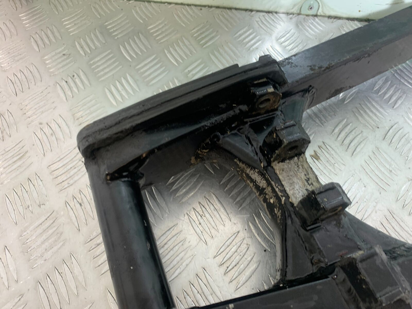 YAMAHA FJ1100 FJ 1100 SWINGARM   YEAR 1984-1985 (CMB1101)