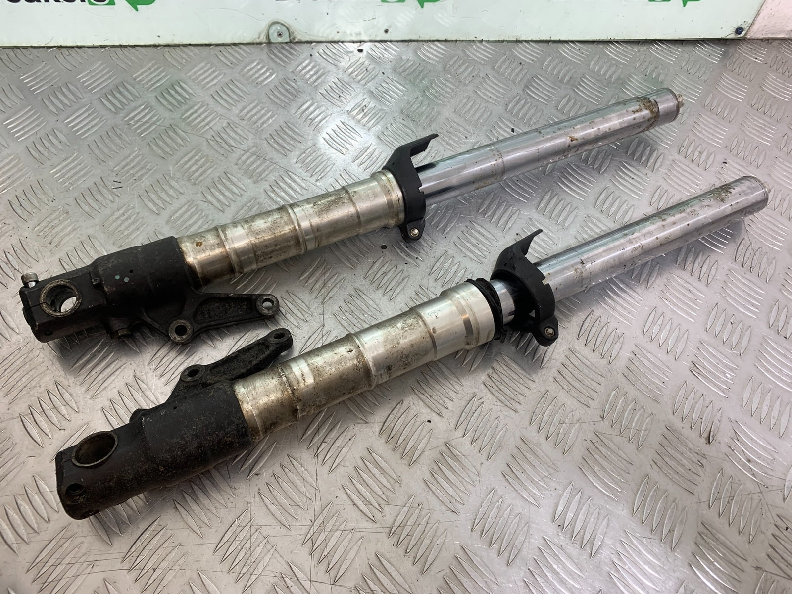 TRIUMPH T509 SPEED TRIPLE FORKS (SOLD AS PARTS)  YEAR 1997-1998 (CMB1144)