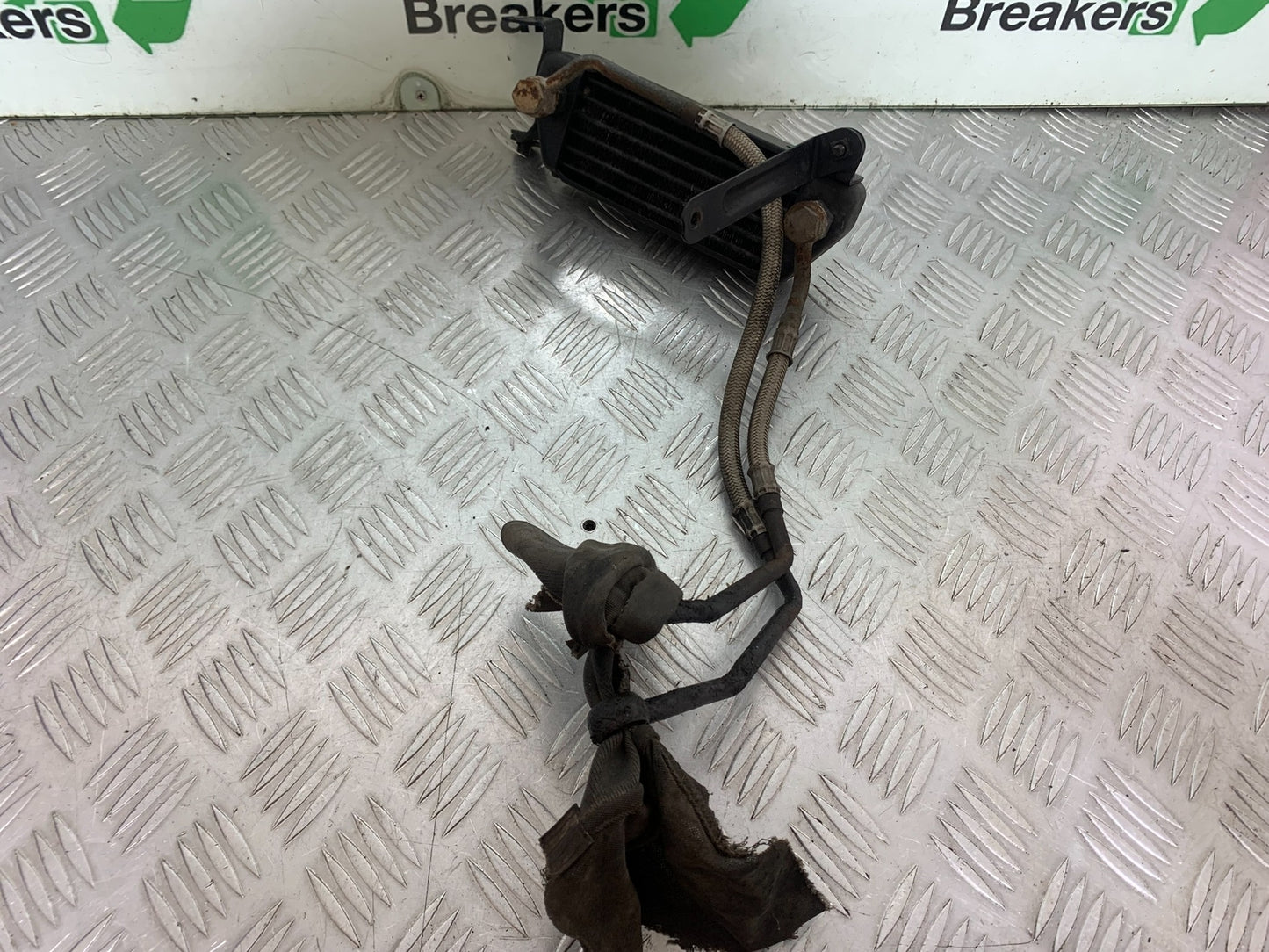 TRIUMPH T509 SPEED TRIPLE OIL COOLER AND LINES   YEAR 1997-1998 (CMB1144)
