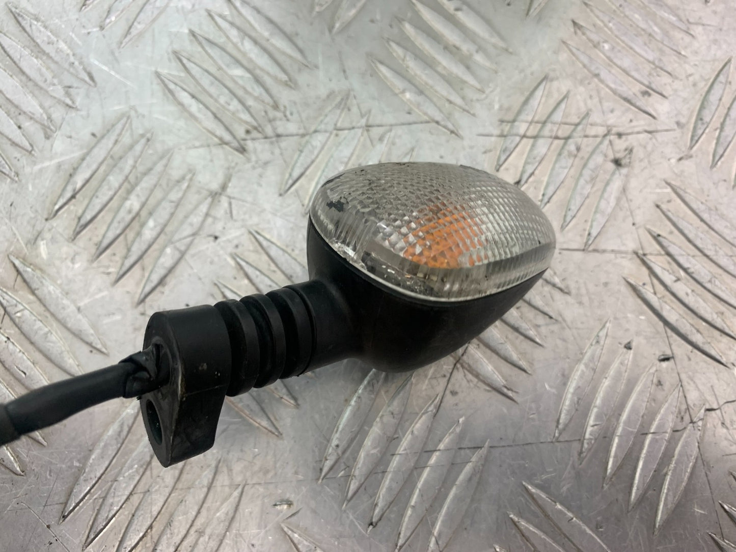 TRIUMPH 1050 SPRINT ST FRONT RIGHT INDICATOR  2004-2007 (CMB1197)