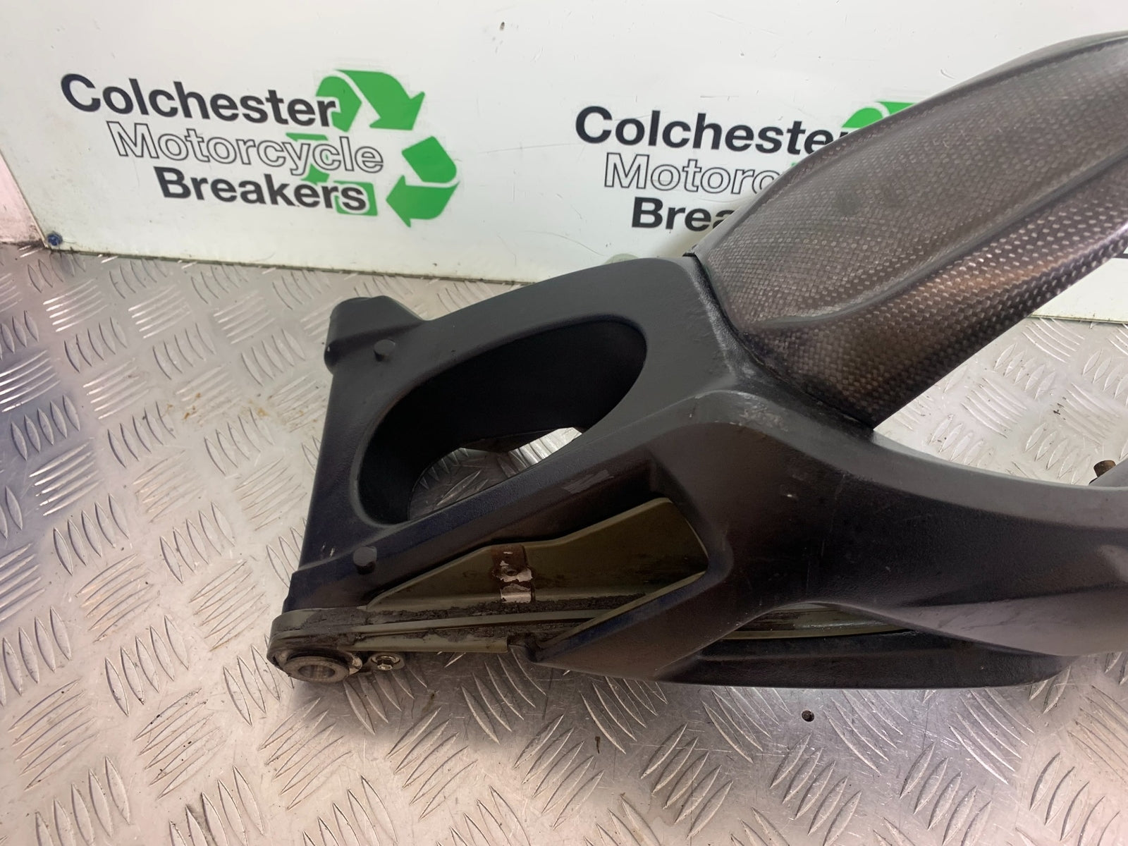 MV AGUSTA 800 F3 SWINGARM WITH CARBON HUGGER   YEAR 2013-2016 (CMB1152)
