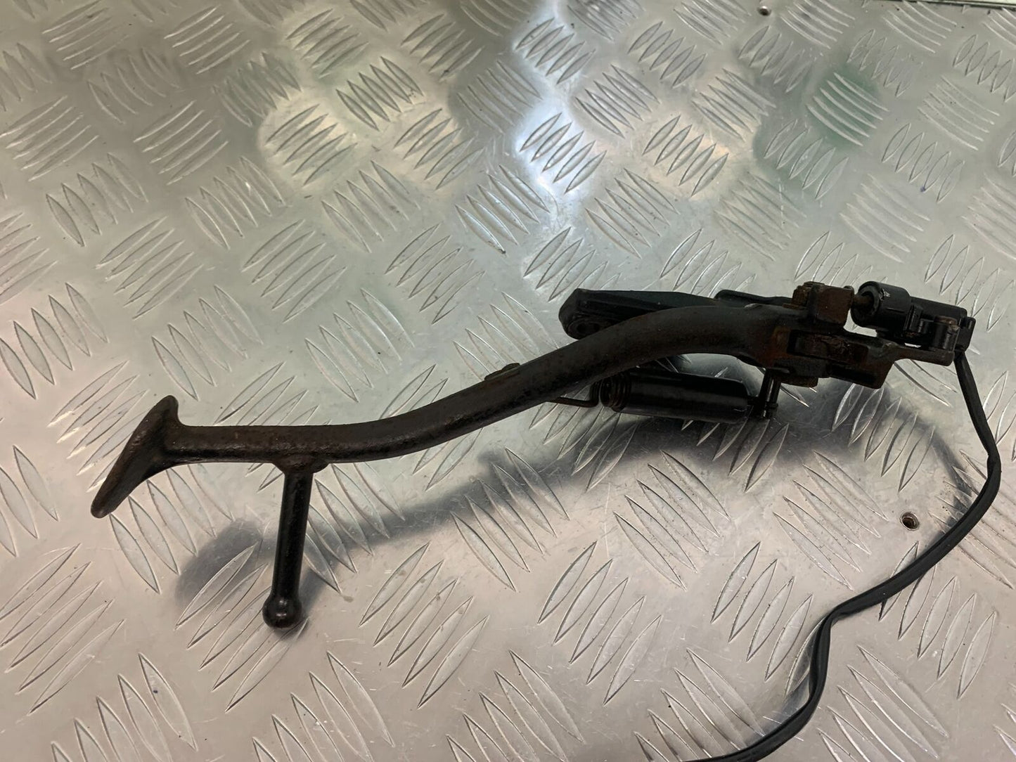 YAMAHA FJR1300 FJR 1300 SIDE STAND YEAR 2001-05 (STOCK 946)