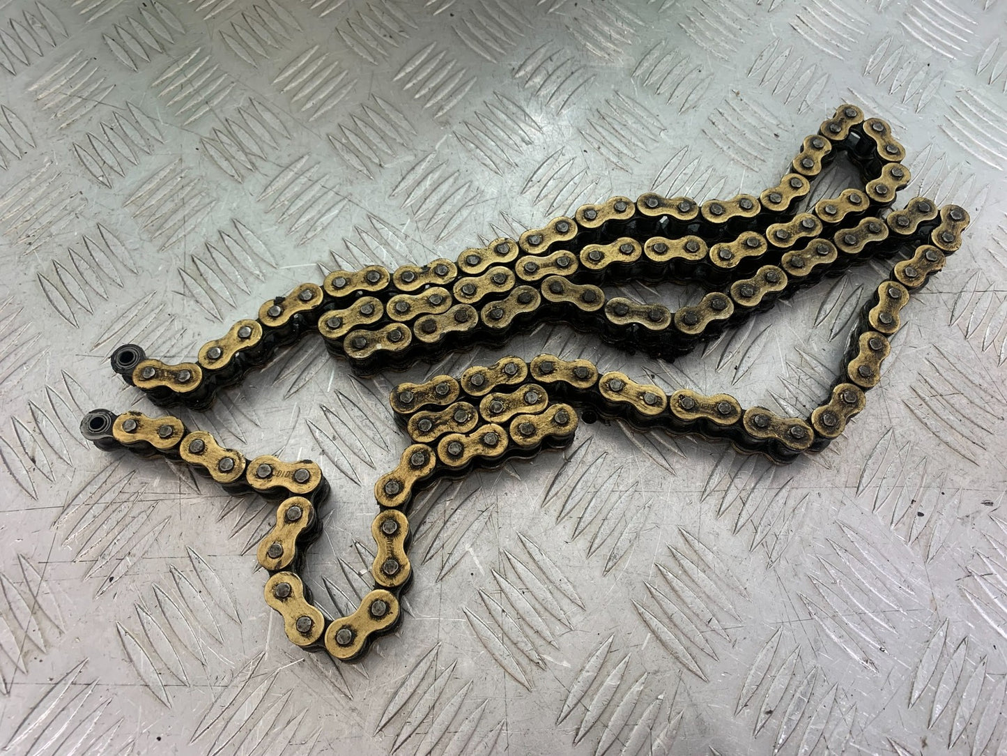 HONDA CBR1000 rr FIREBLADE CHAIN YEAR 2012-2016 (CMB1198)