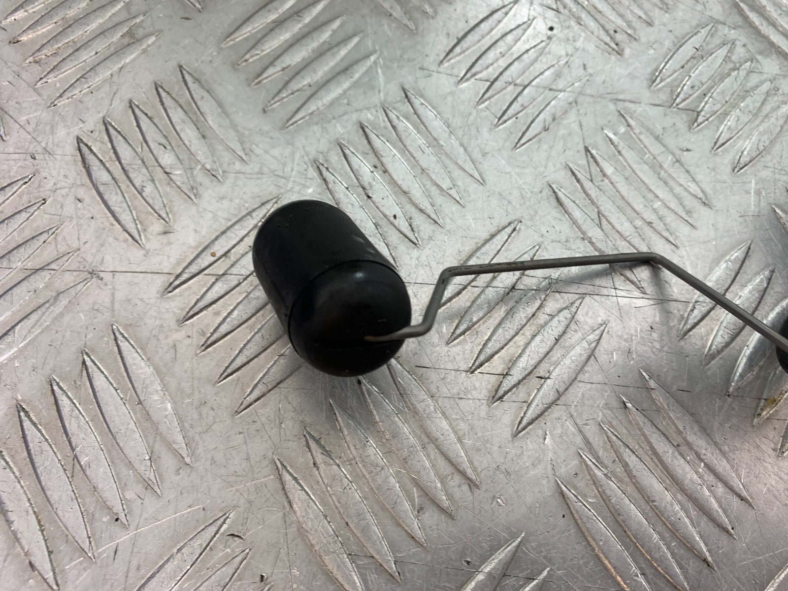 SUZUKI GSF1200 GSF 1200 BANDIT PETROL TANK SENDER   YEAR 2001-2004 (CMB1188)