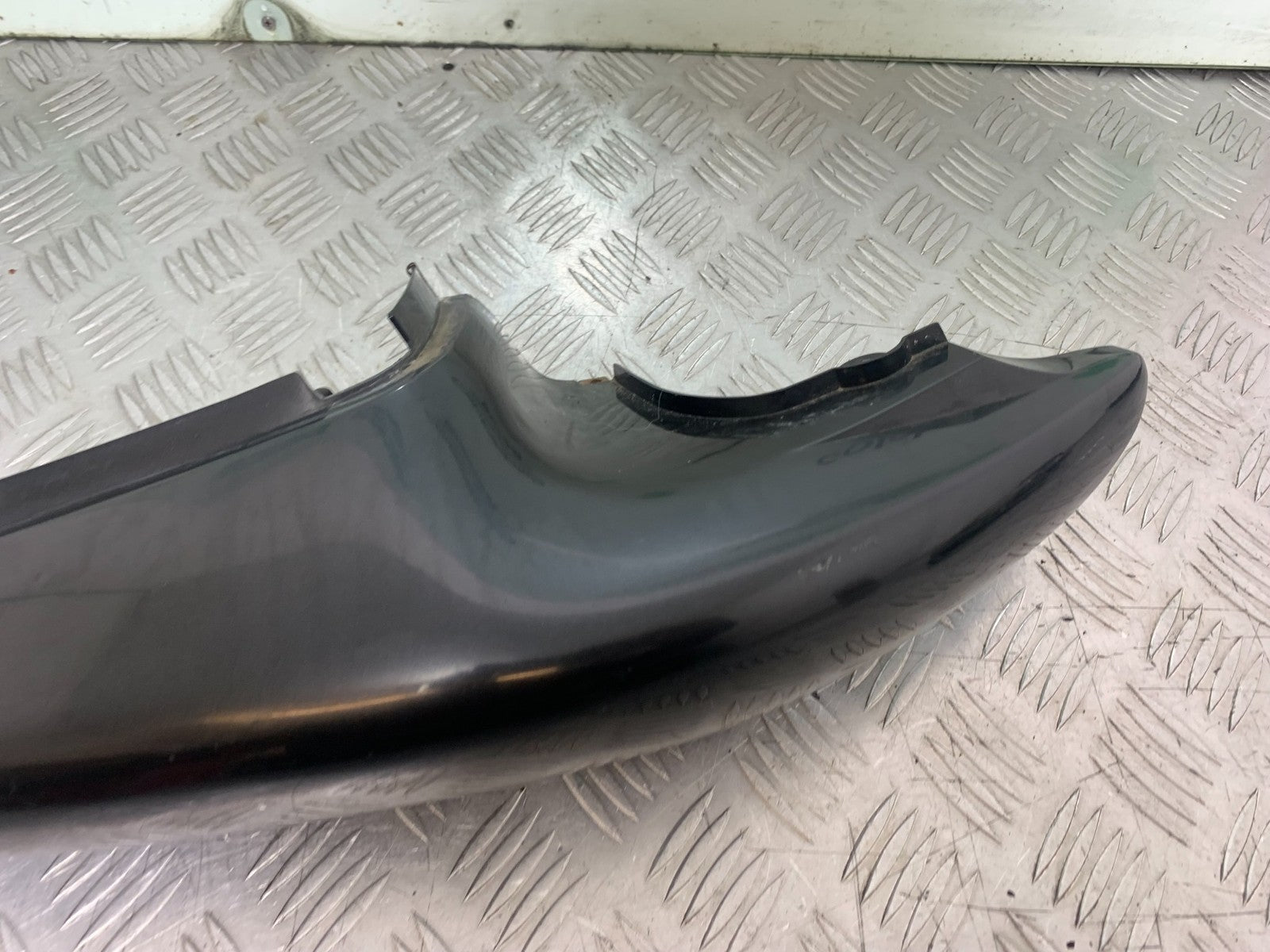 SUZUKI SV650 SV 650 mk1 RIGHT SEAT PANEL YEAR 1999-2002 (CMB1208)