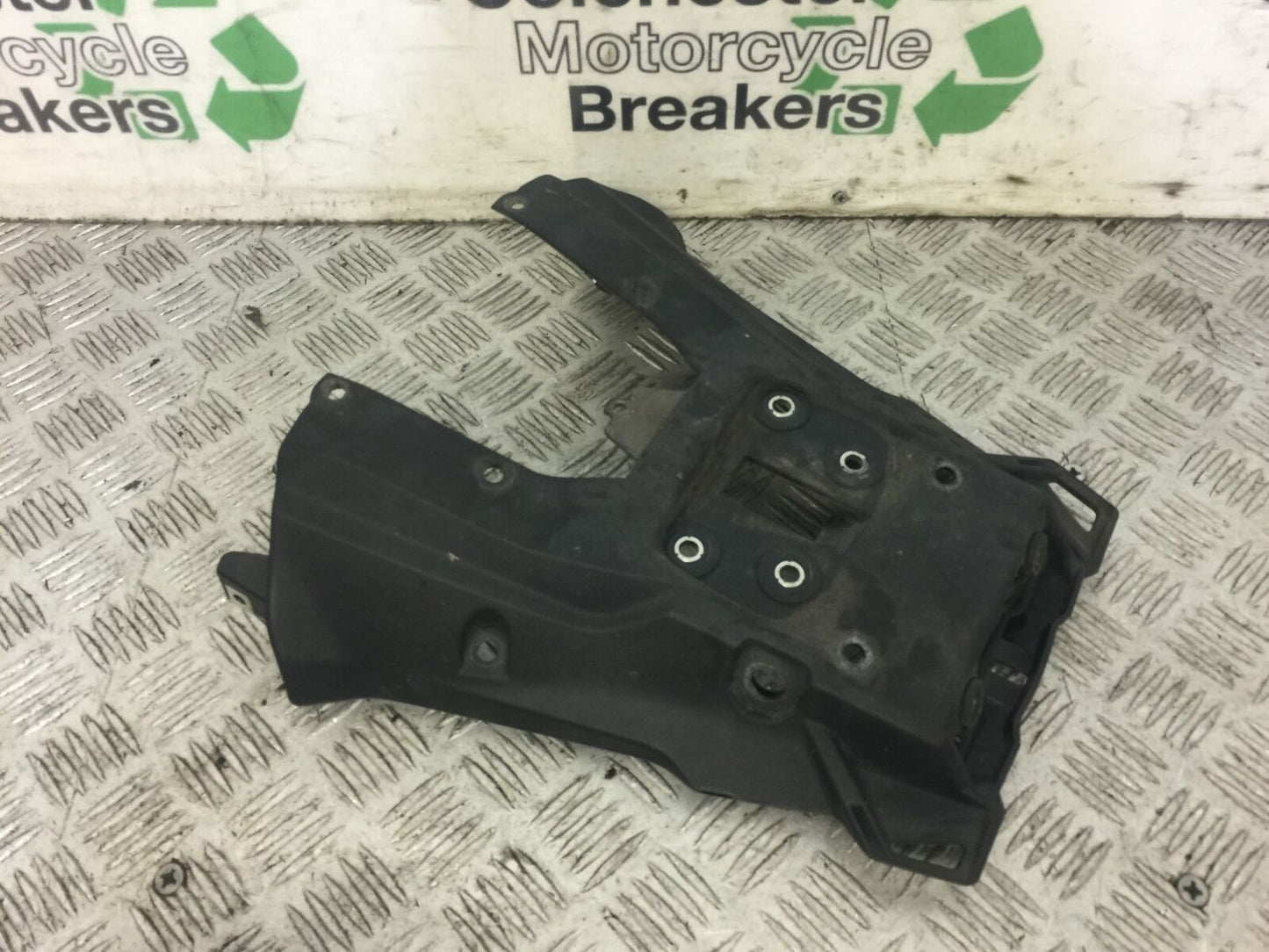 YAMAHA MT07 MT-07 TRACER UNDERTRAY  YEAR 2016 (STOCK 642)