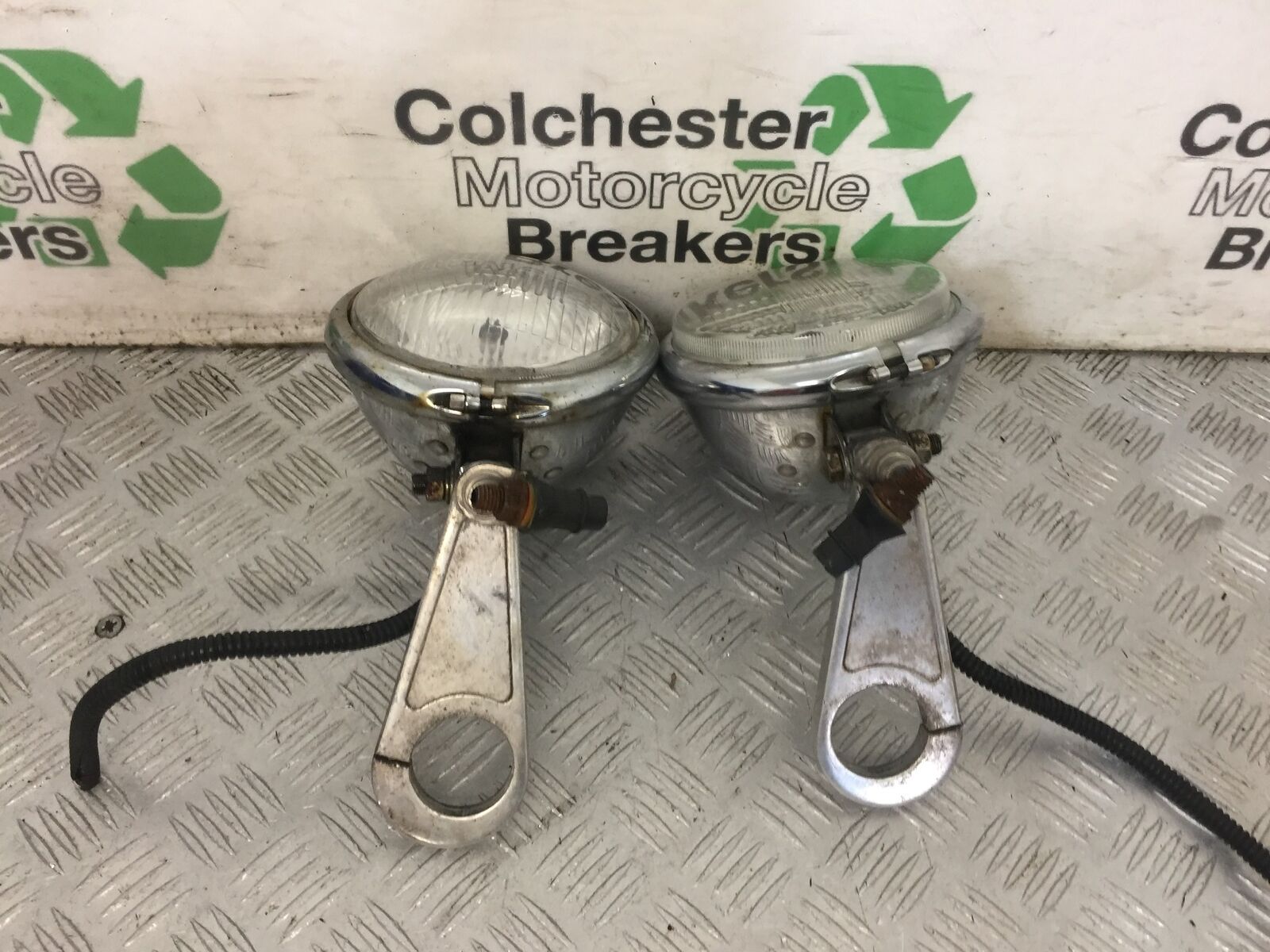 SUZUKI GSF600 GSF 600 BANDIT HEADLIGHTS YEAR 2002 (STOCK 852)