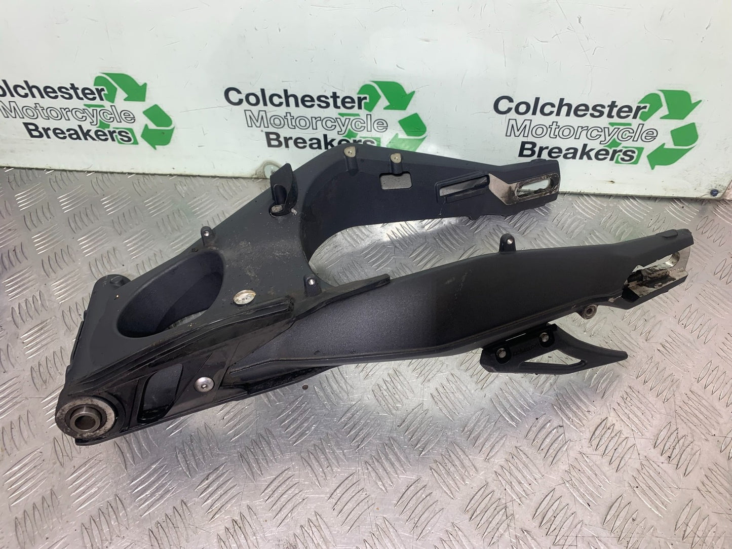 TRIUMPH 675 STREET TRIPLE SWINGARM 2013-2016 (CMB1186)