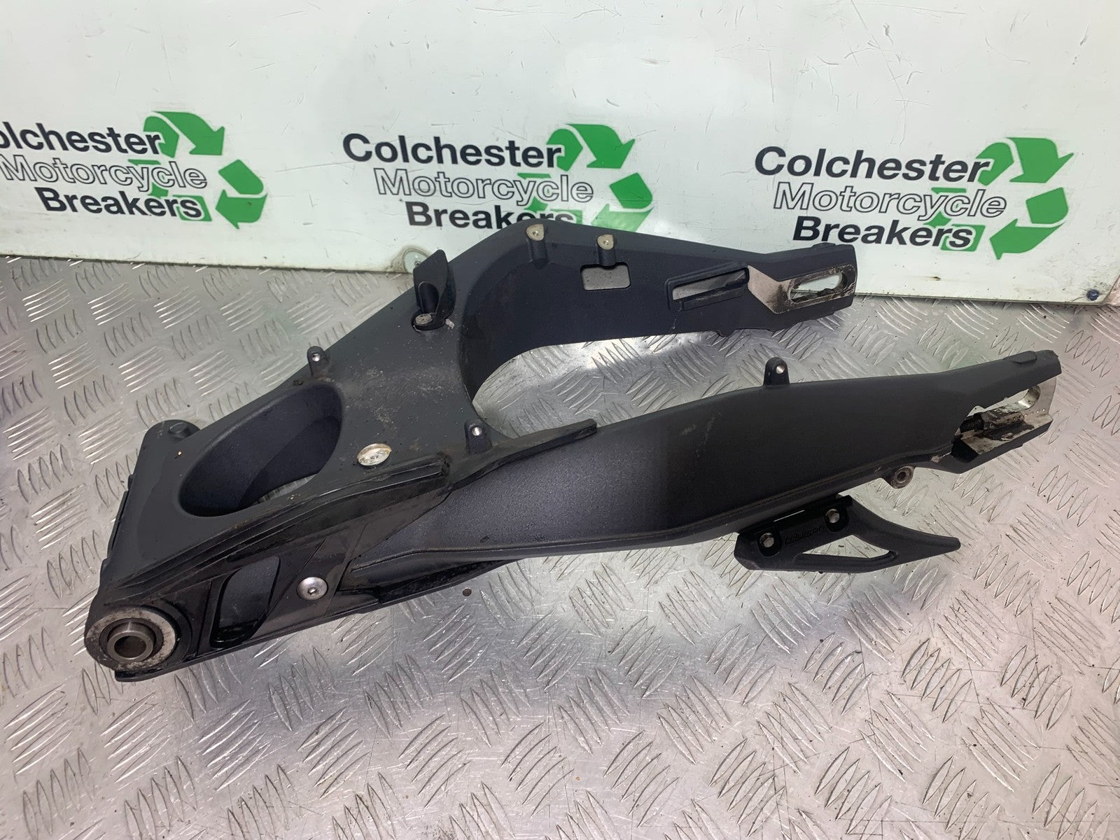 TRIUMPH 675 STREET TRIPLE SWINGARM 2013-2016 (CMB1186)