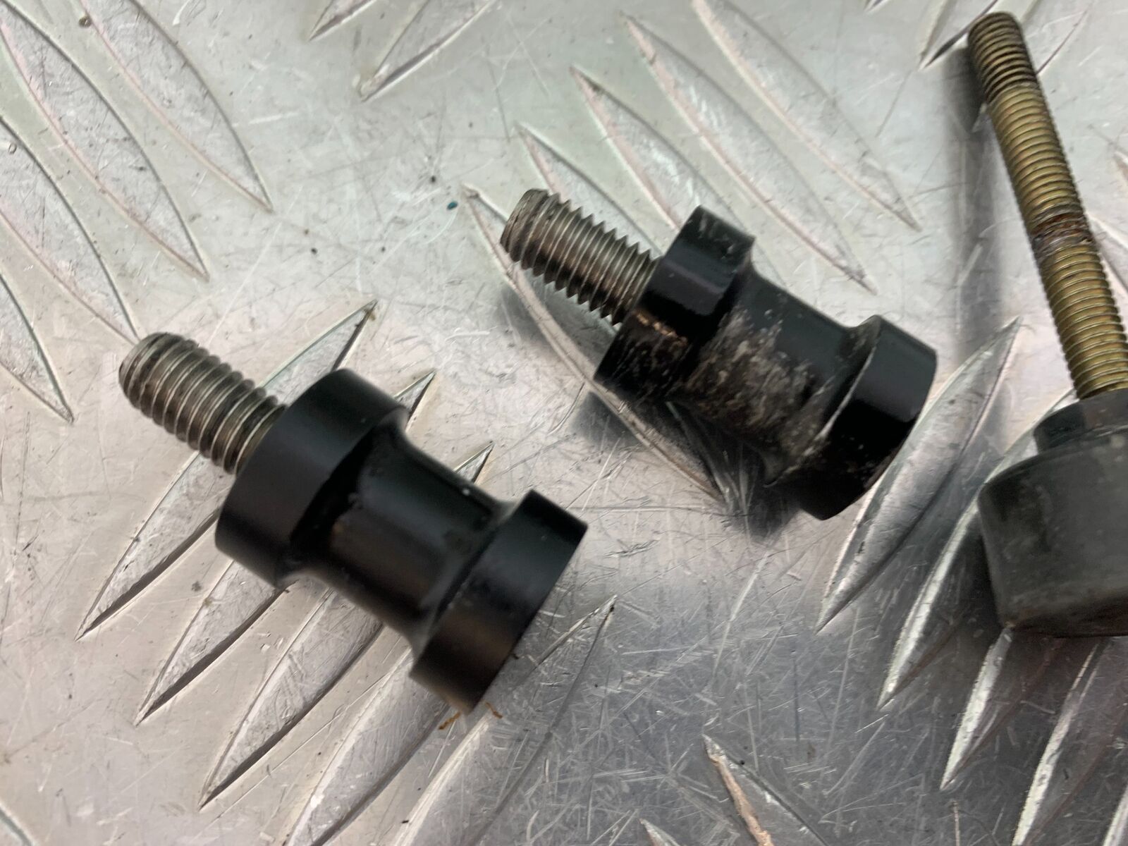 SUZUKI SV650 SV 650 BAR END WEIGHTS AND BOBBINS    YEAR 2003-2006 (CMB1024)