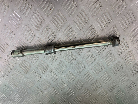 HONDA VT1100 C SHADOW SPIRIT REAR WHEEL SPINDLE 2002-2003 (CMB1035)