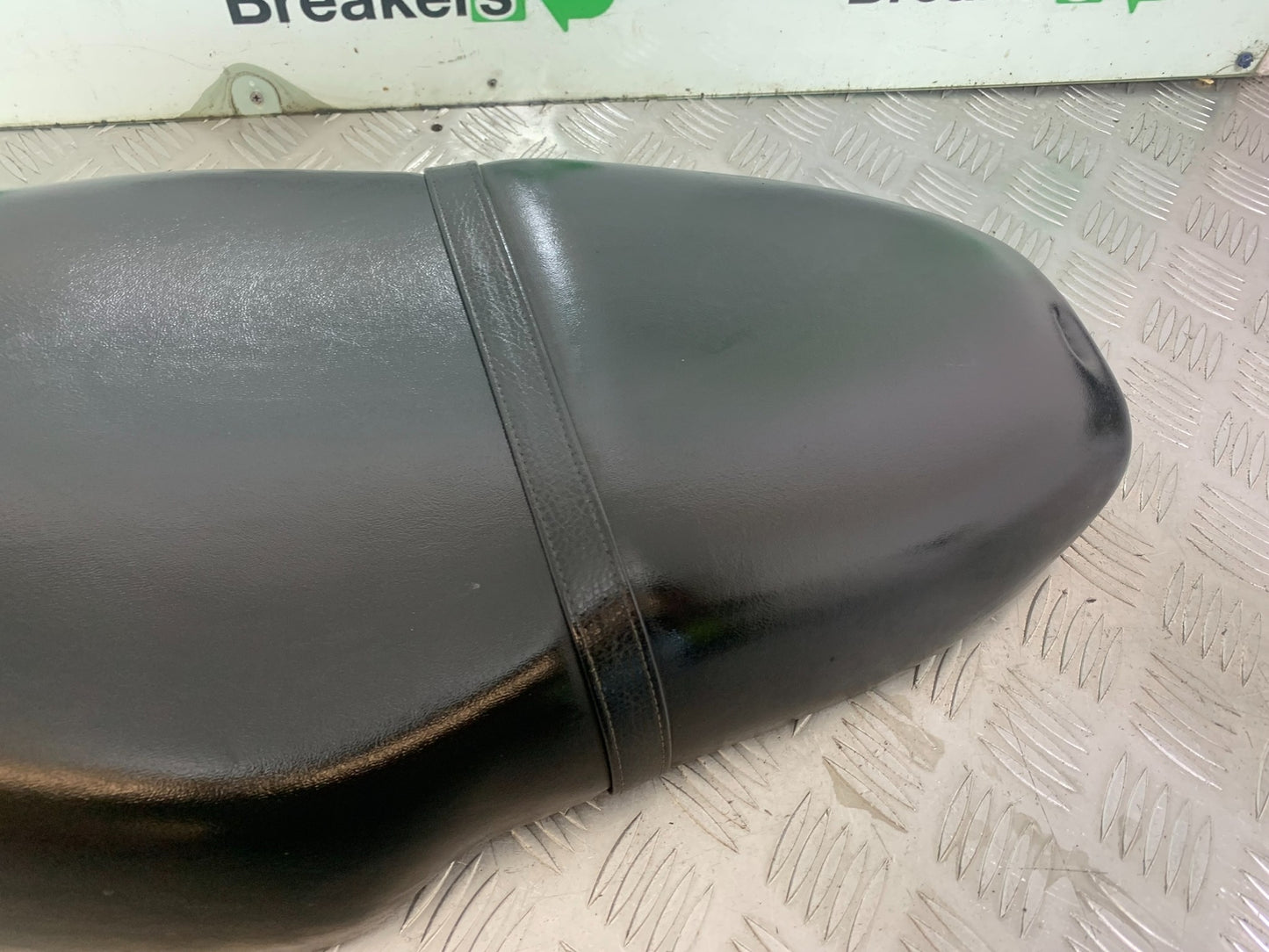 SUZUKI GSF1200  GSF 1200 BANDIT SEAT  YEAR 1997-2000 (CMB1149)