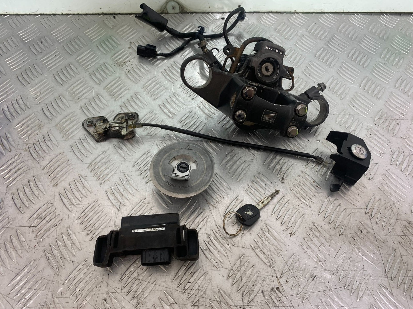 HONDA CB500 F CB500F ECU LOCKS KEY  YEAR 2013-2015  (CMB1235)
