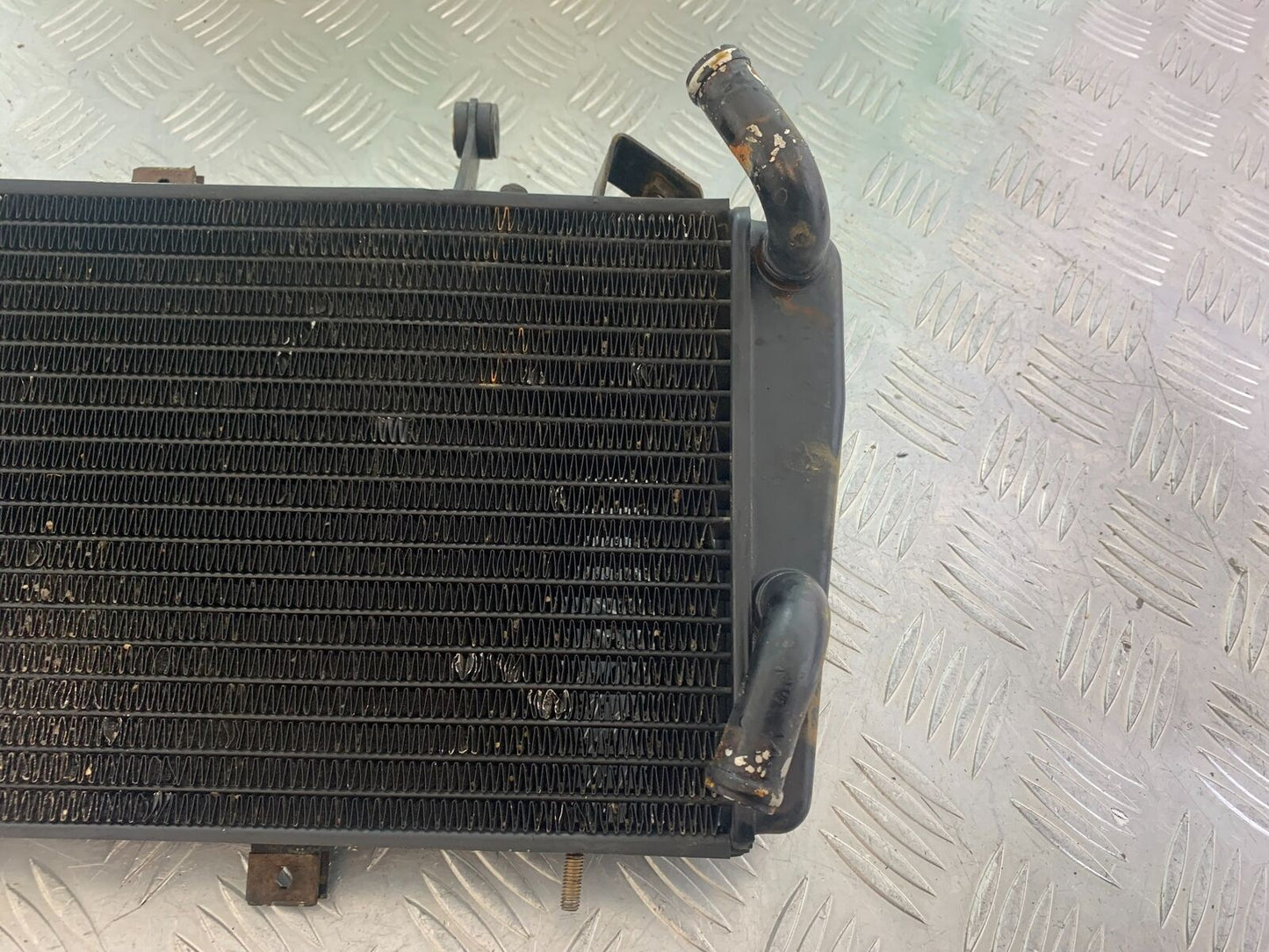 TRIUMPH 955i SPRINT ST RADIATOR  YEAR 1999-2004 (CMB1124)
