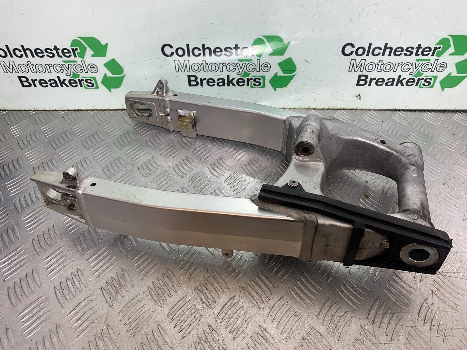 SUZUKI SV1000 SV 1000 S SWINGARM  YEAR 2003-2007 (CMB1293)