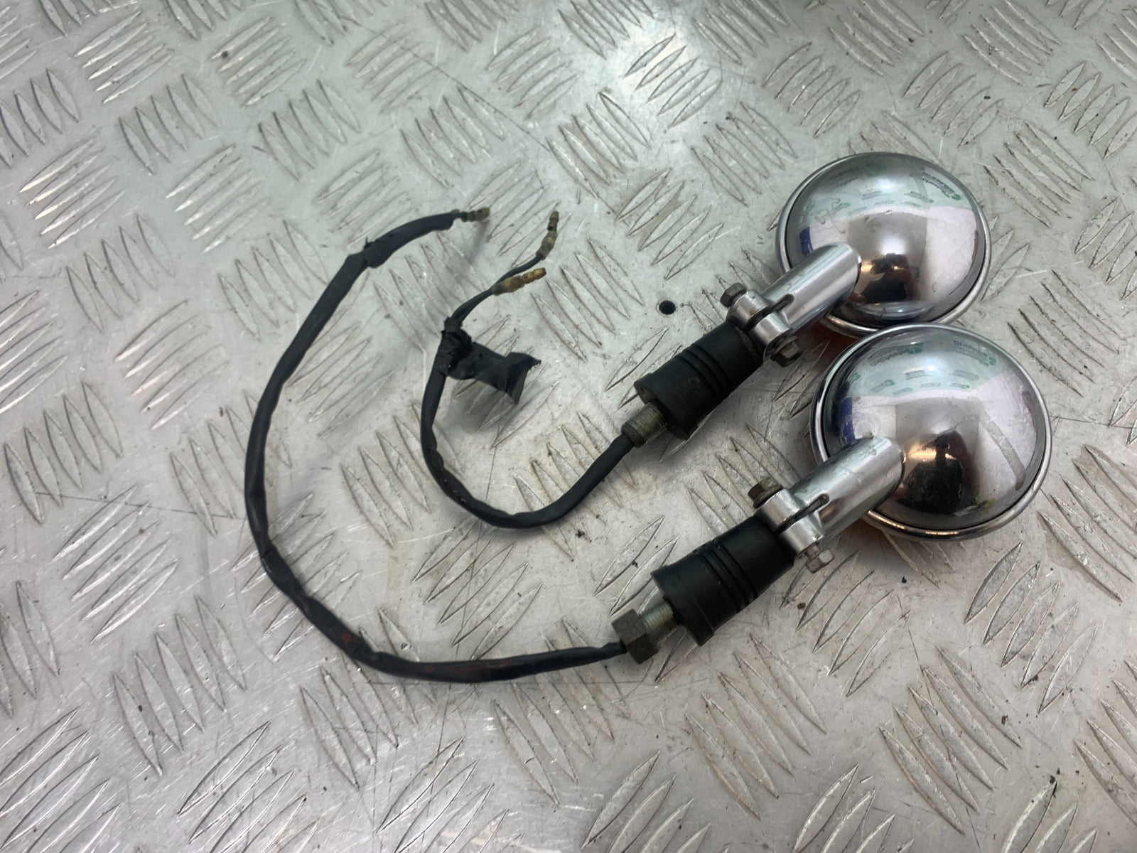 YAMAHA XV535 XV 535 VIRAGO FRONT INDICATORS   YEAR 1994-02 (CMB1162)