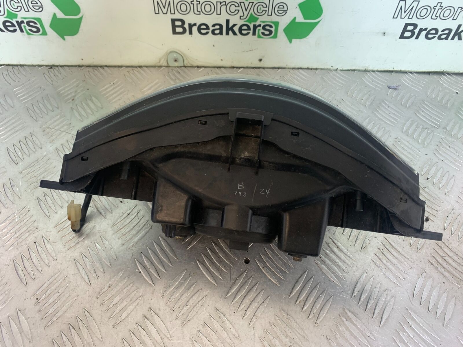YAMAHA YZF600 YZF 600 THUNDERCAT HEADLIGHT  1996-2003 (CMB1134)