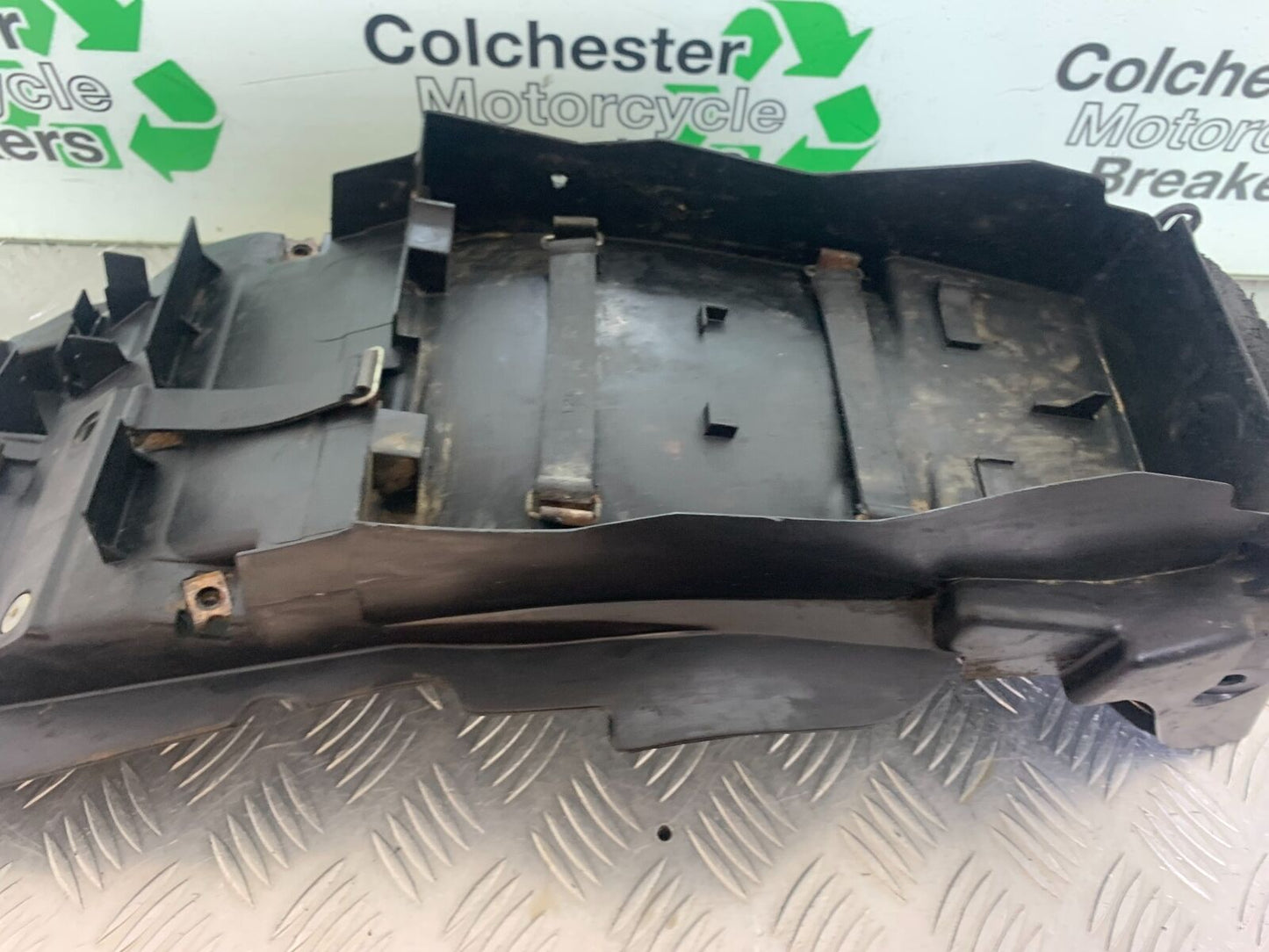 YAMAHA XJR1300 XJR 1300 REAR MUDGUARD  YEAR 1999-2003 (CMB1055)
