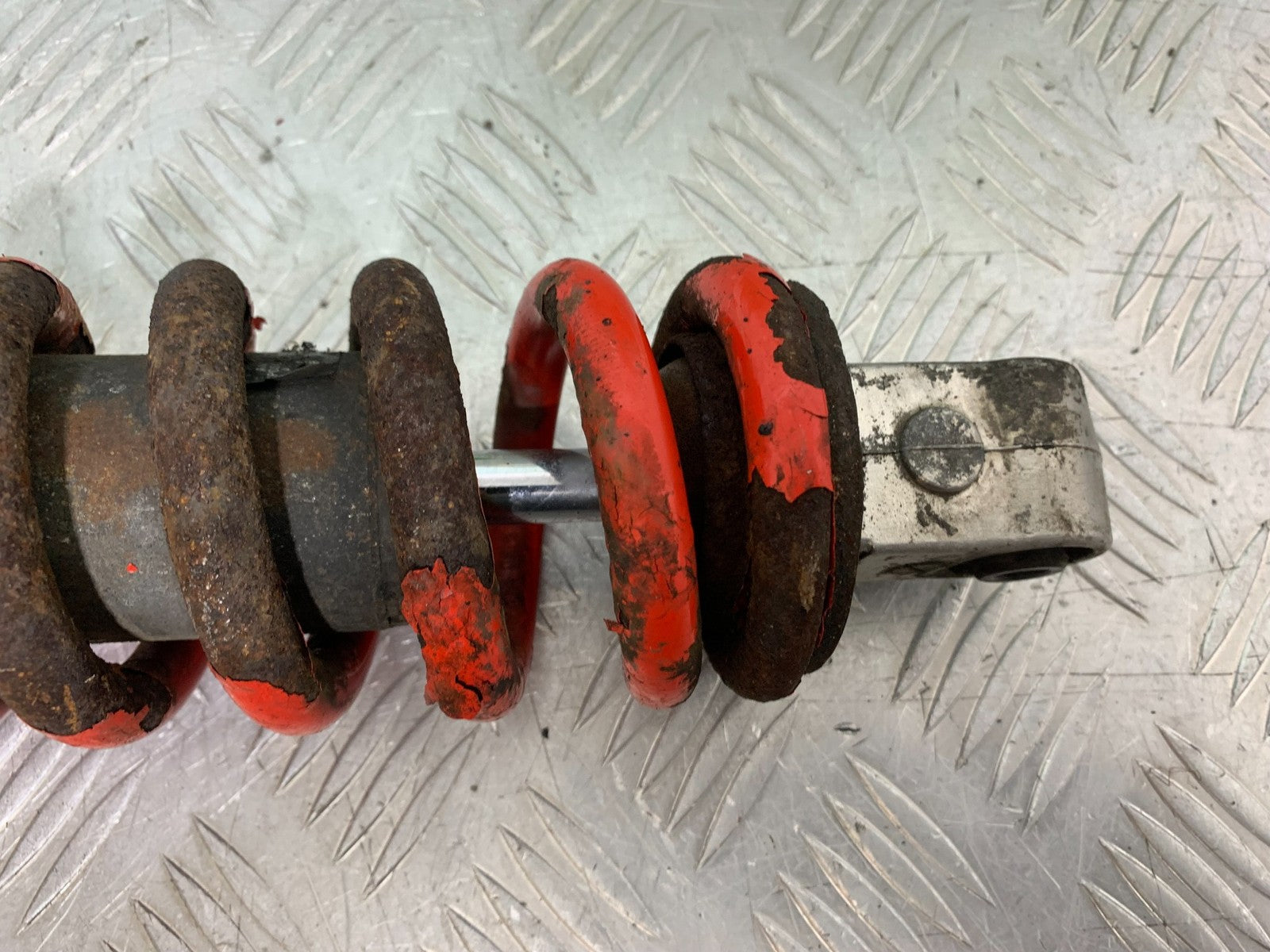 TRIUMPH 955i SPRINT ST REAR SHOCK  YEAR 1999-04 (CMB1230)