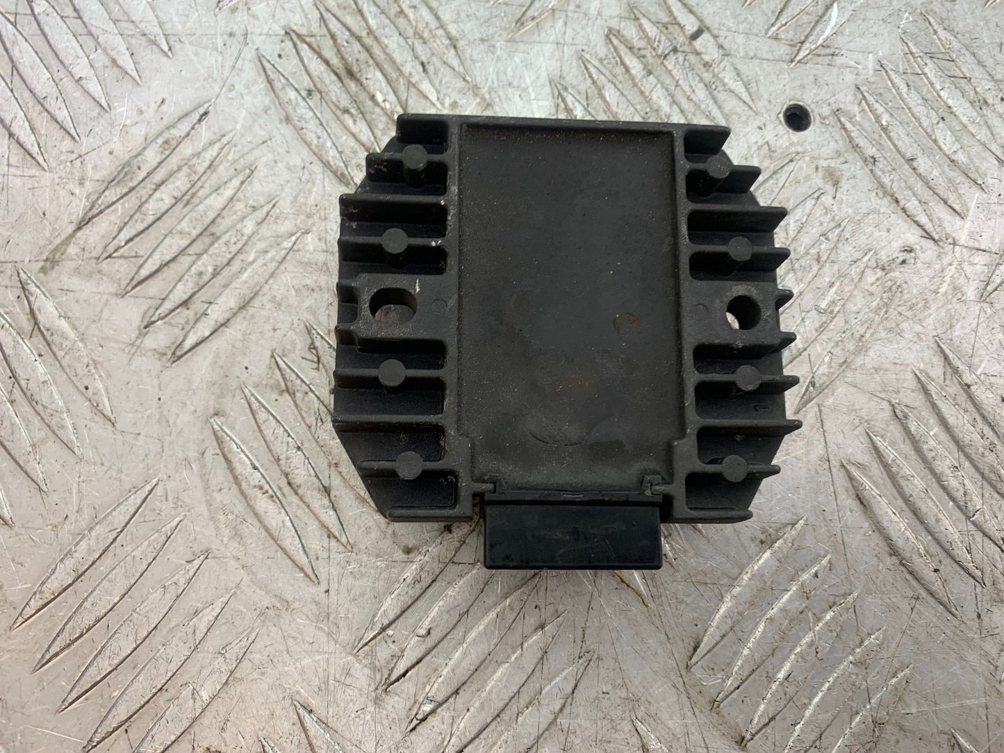YAMAHA YZF R1 REGULATOR   YEAR 1998-99 (CMB1291)