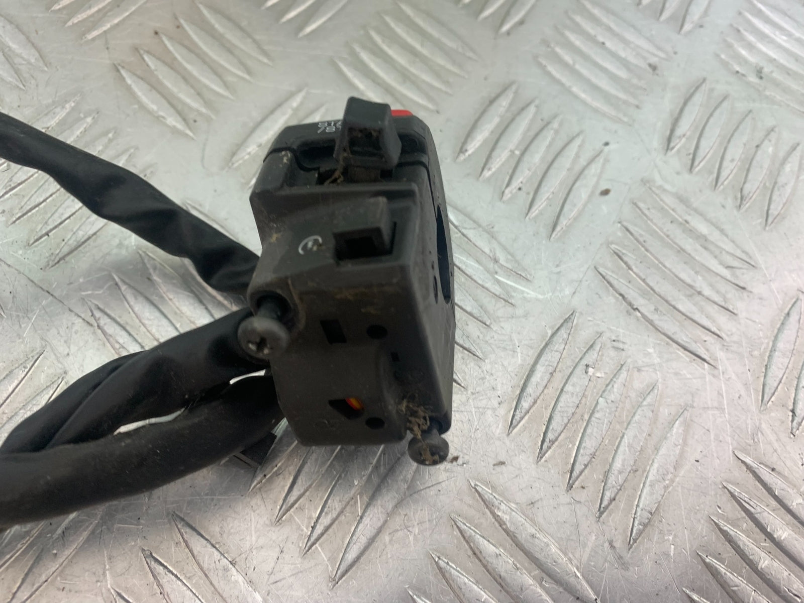 KAWASAKI ZX6R RIGHT SWITCH GEAR  YEAR 2009-2012 (CMB1136)