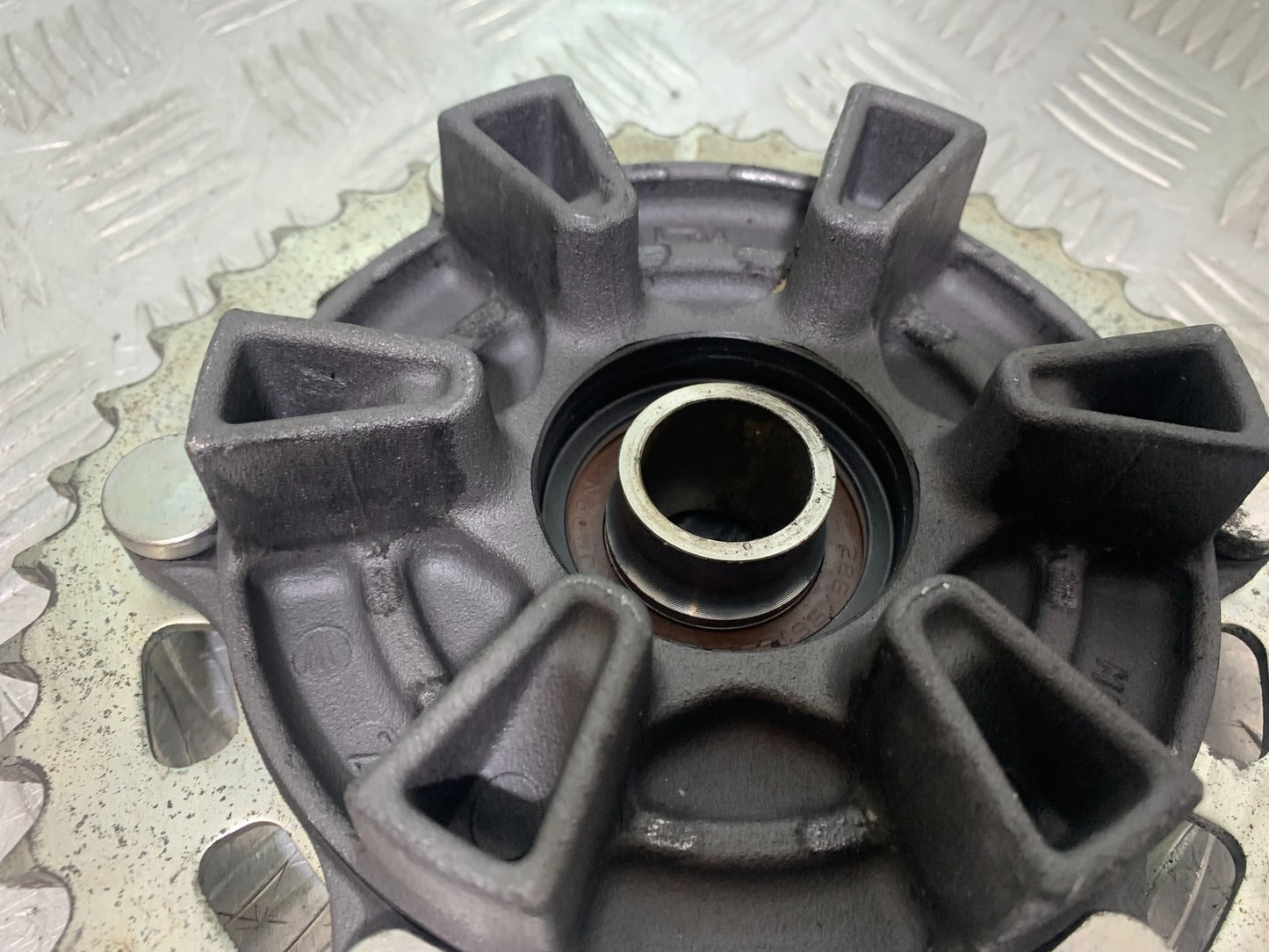 HONDA CBR1000 rr FIREBLADE REAR SPROCKET CARRIER   2012-2016 (CMB1280)