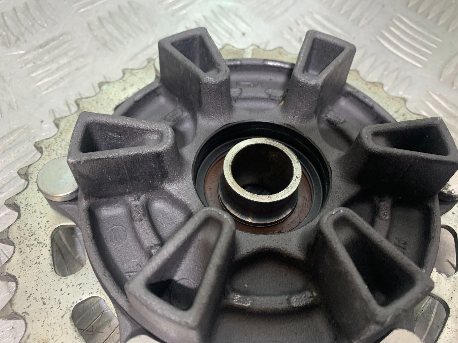 HONDA CBR1000 rr FIREBLADE REAR SPROCKET CARRIER   2012-2016 (CMB1280)